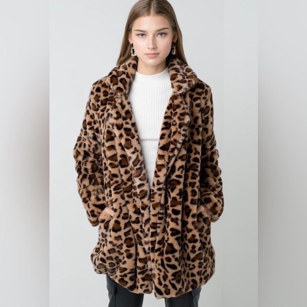 LEOPARD FAUX FUR JACKET/COAT